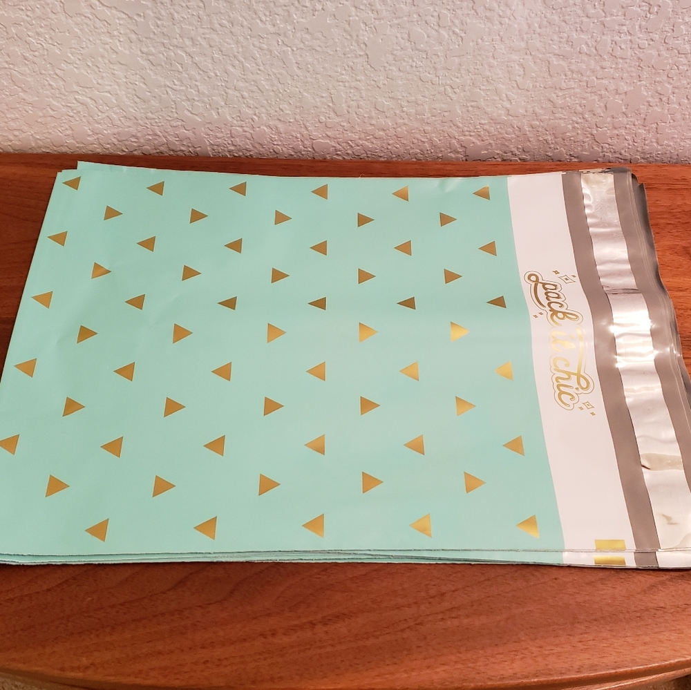 Mint Gold Triangle Mailers- 11x13" Set of 20 - Picture 1 of 6